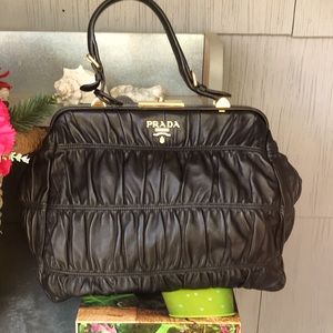 Prada blk Gaufre top handle w spring clasp g hw